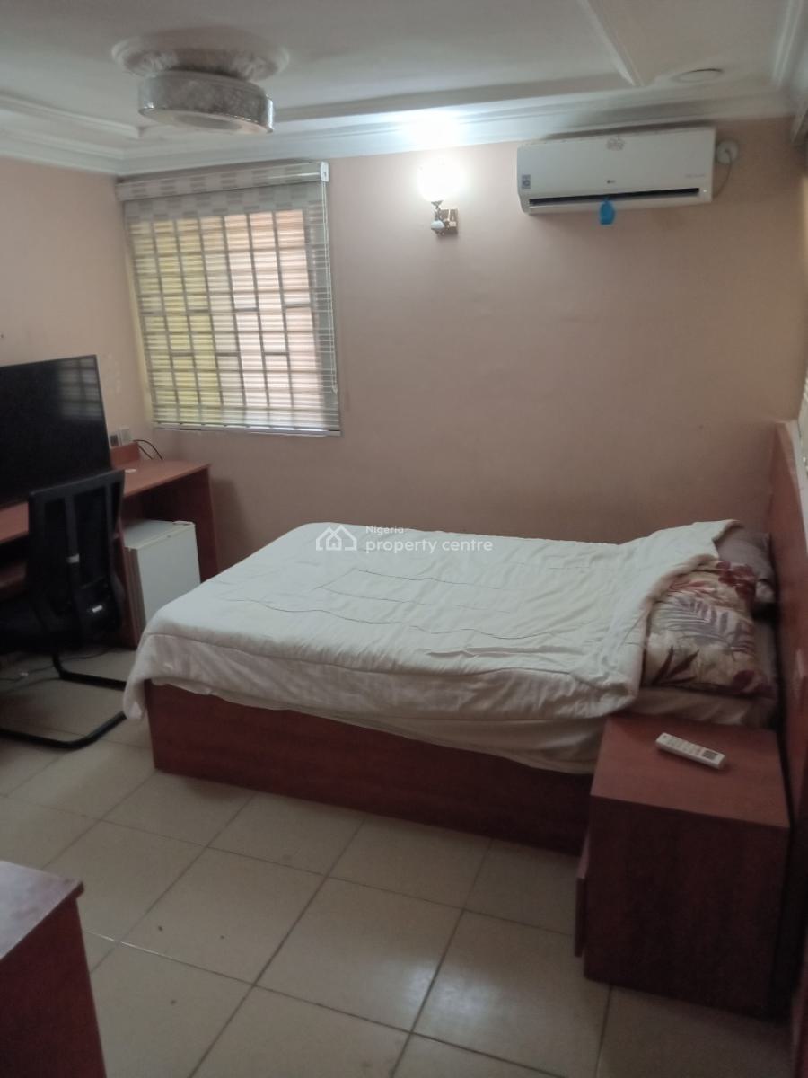 a Very Good Serviced & Furnished 2 Bedroom Flat, Off Ibb Way, Maitama District, Abuja, Flat / Apartment for Rent
