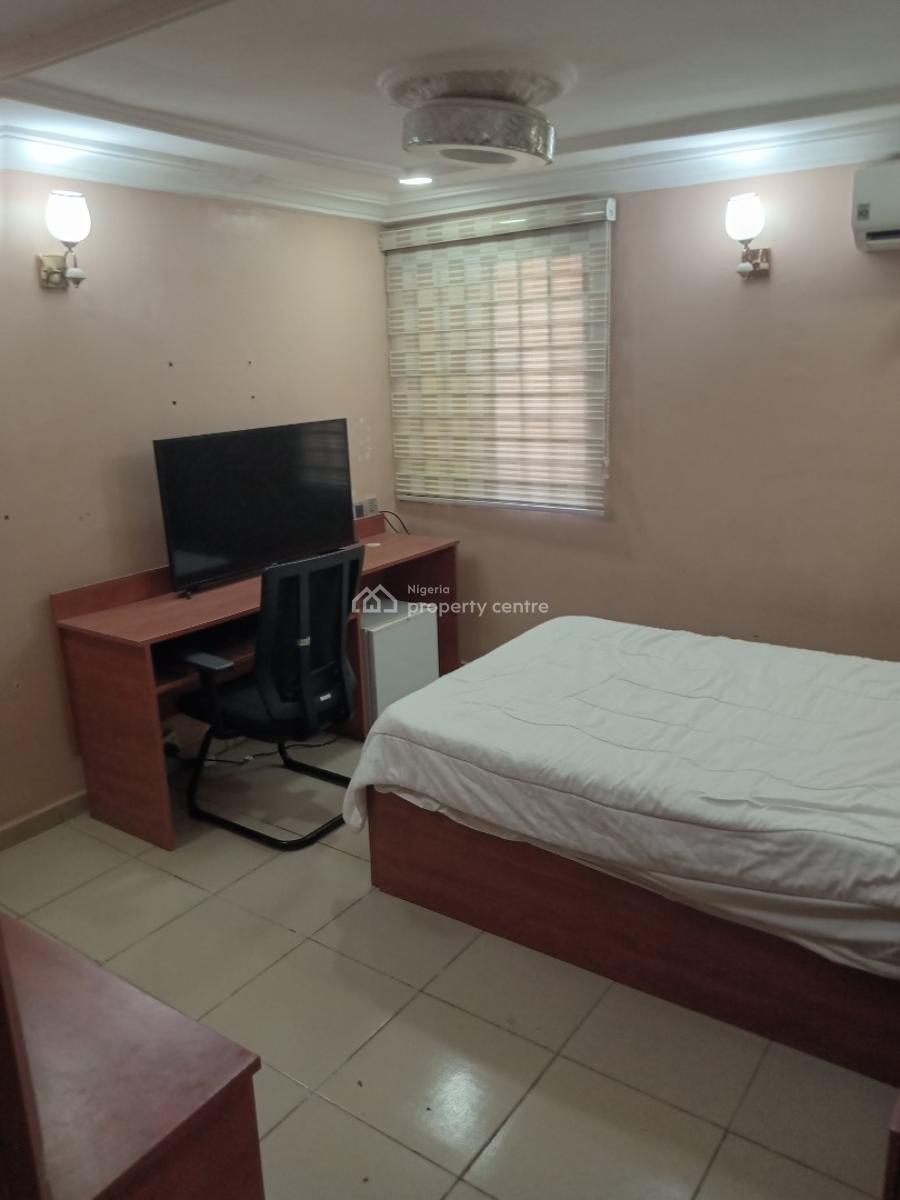 a Very Good Serviced & Furnished 2 Bedroom Flat, Off Ibb Way, Maitama District, Abuja, Flat / Apartment for Rent