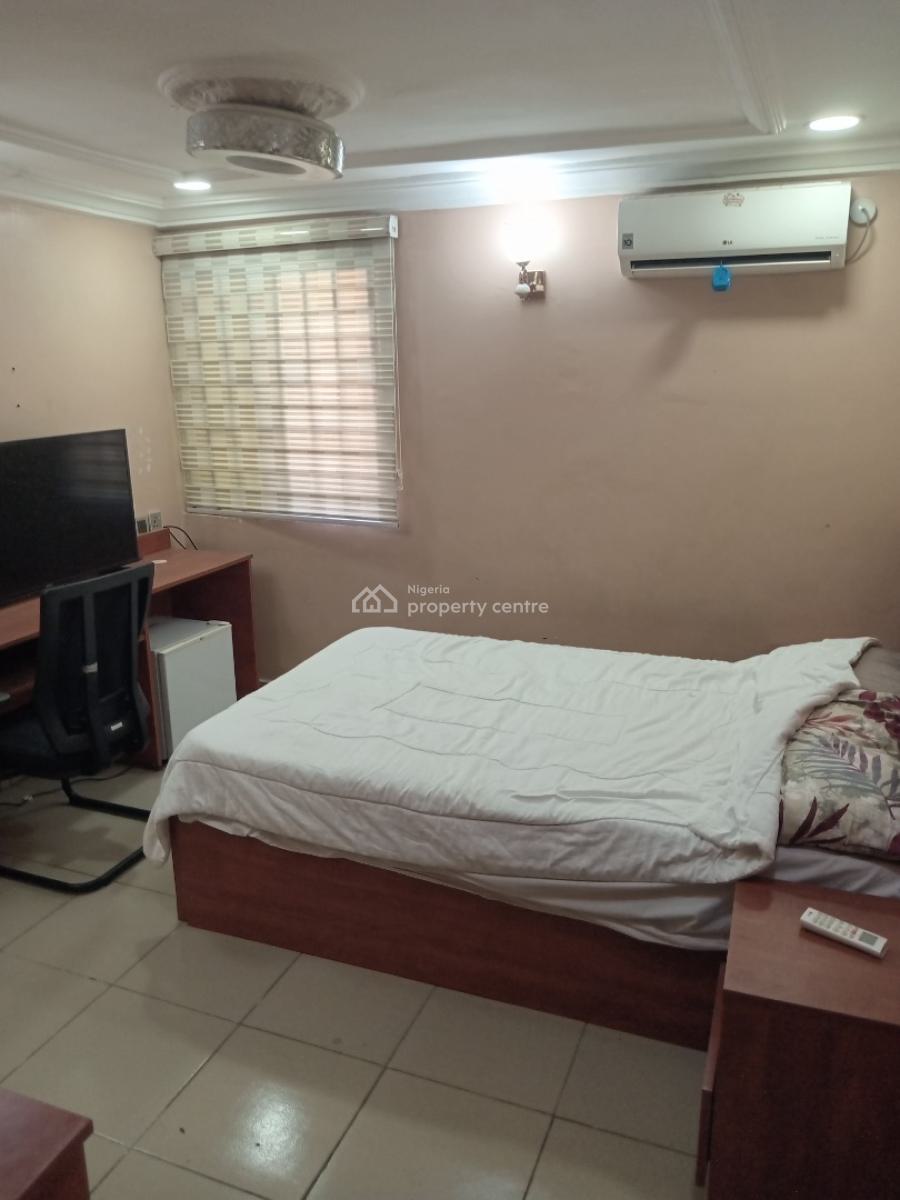 a Very Good Serviced & Furnished 2 Bedroom Flat, Off Ibb Way, Maitama District, Abuja, Flat / Apartment for Rent