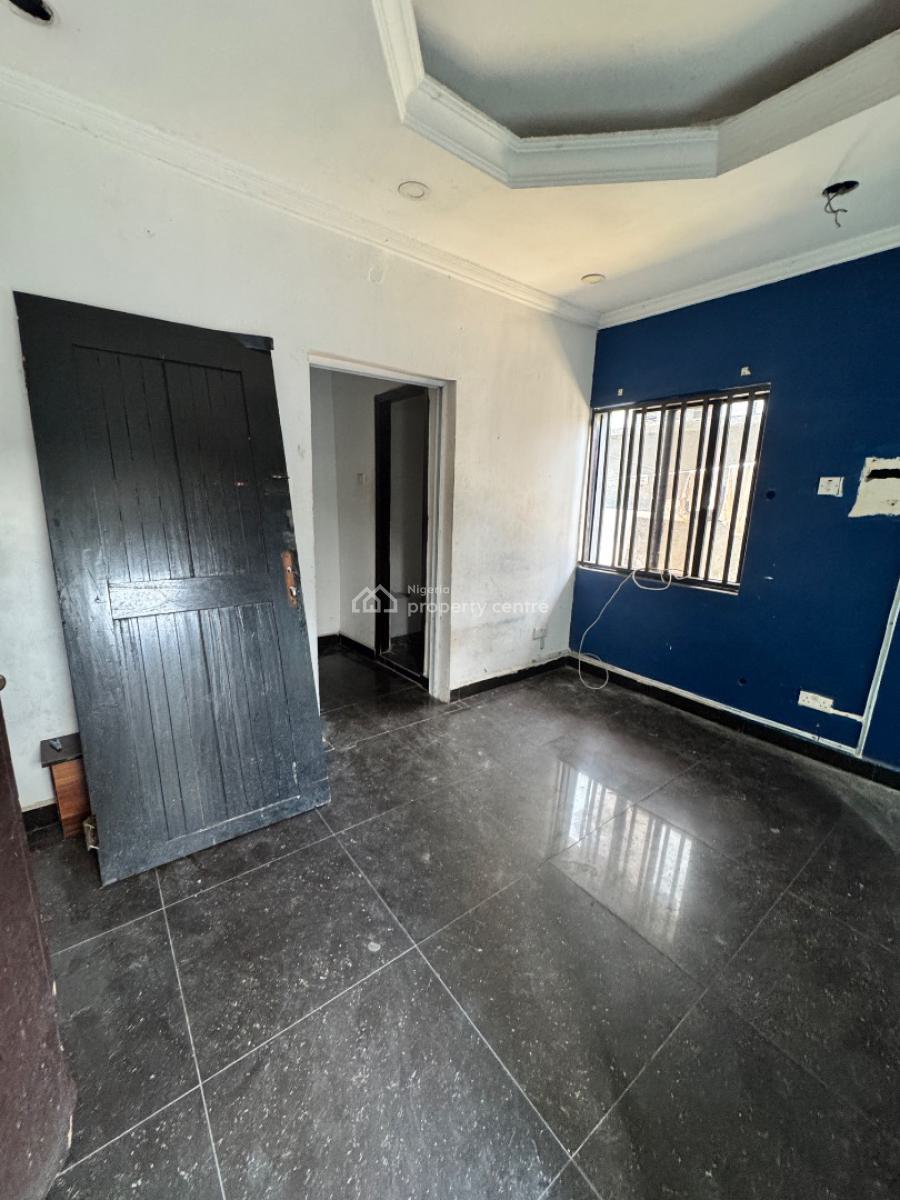 2 Room Commercial Space, Lekki Phase 1, Lekki, Lagos, Flat / Apartment for Rent
