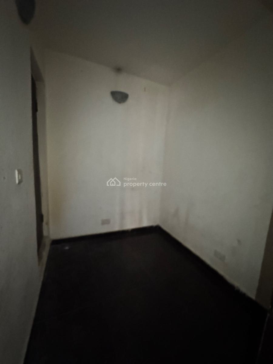 2 Room Commercial Space, Lekki Phase 1, Lekki, Lagos, Flat / Apartment for Rent