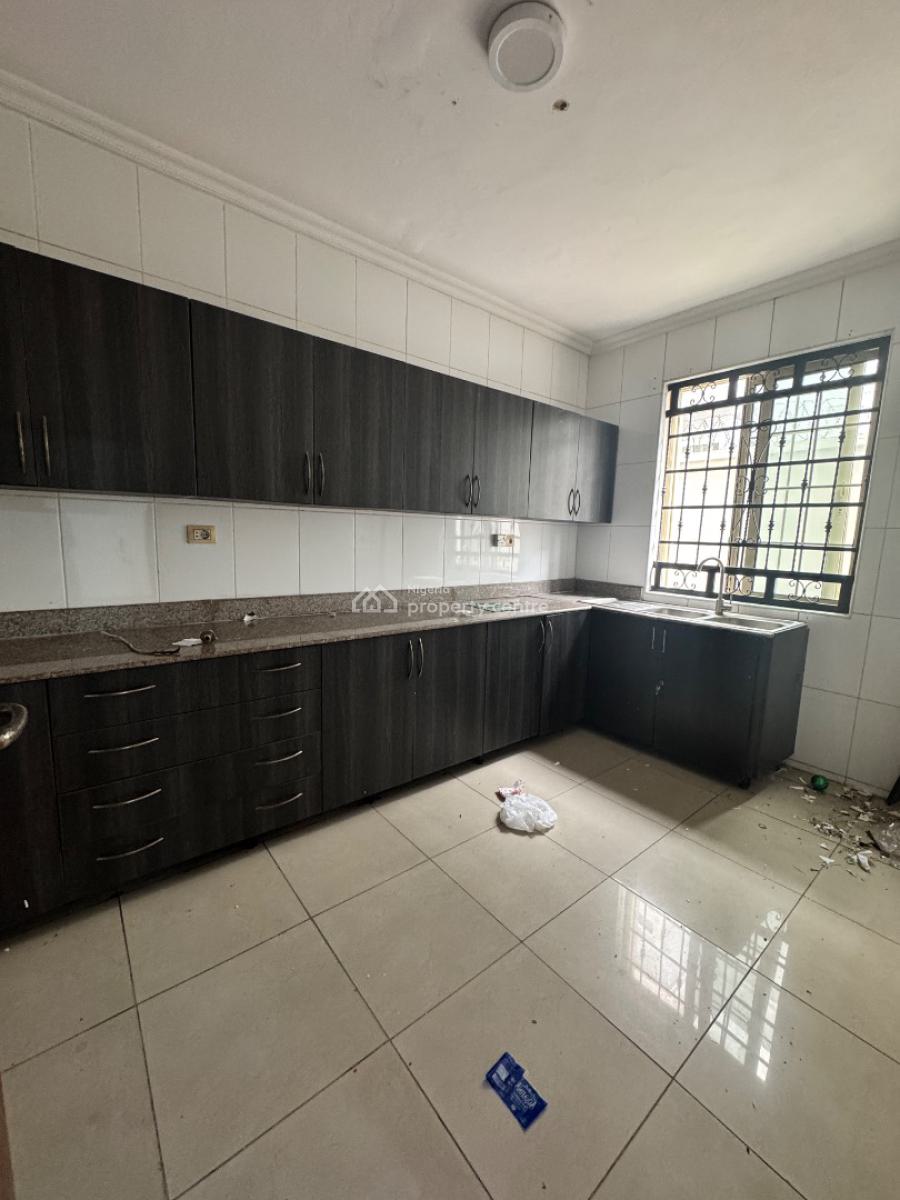 Beautiful & Spacious 2 Bed Apartment, Lekki Phase 1, Lekki, Lagos, Flat / Apartment for Rent