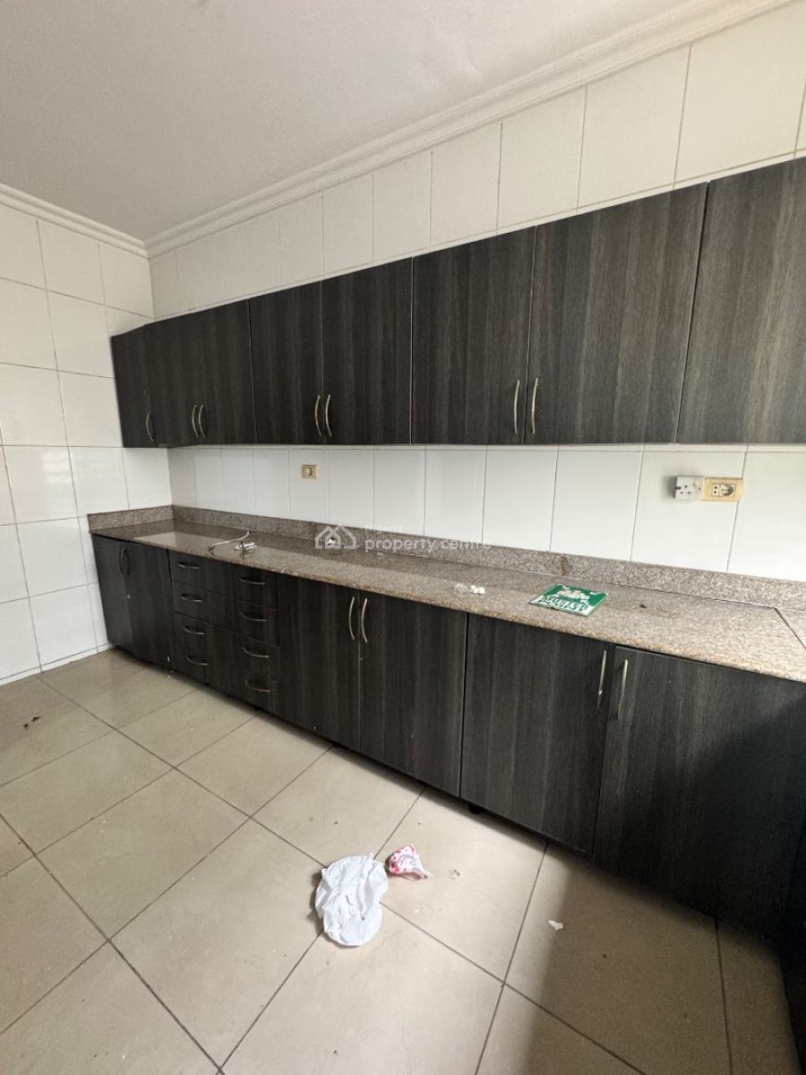 Beautiful & Spacious 2 Bed Apartment, Lekki Phase 1, Lekki, Lagos, Flat / Apartment for Rent