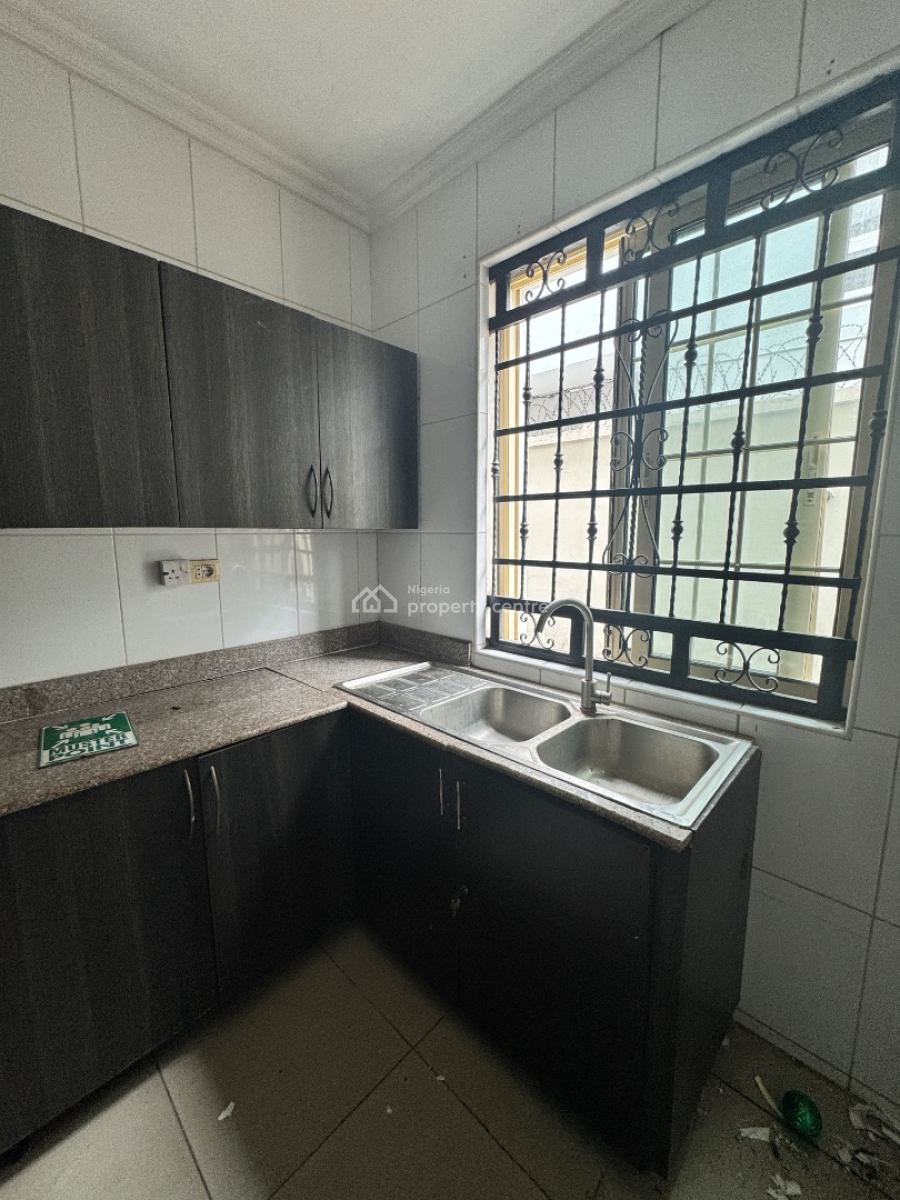 Beautiful & Spacious 2 Bed Apartment, Lekki Phase 1, Lekki, Lagos, Flat / Apartment for Rent
