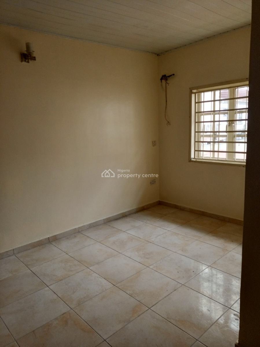 Serviced 3 Bedroom Upstairs Secured Estate, Idado, Lekki, Lagos, Flat / Apartment for Rent