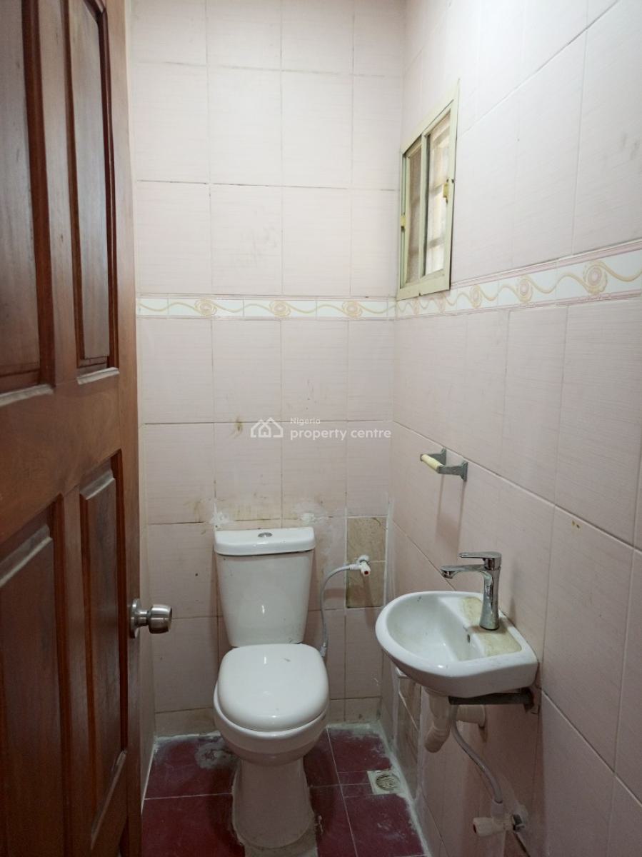 Serviced 3 Bedroom Upstairs Secured Estate, Idado, Lekki, Lagos, Flat / Apartment for Rent