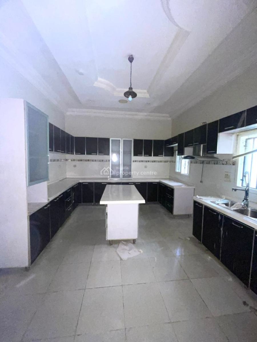 Self Serviced 5 Bedroom Detached Duplex + 2 Room Bq, Lekki Phase 1, Lekki, Lagos, Flat / Apartment for Rent