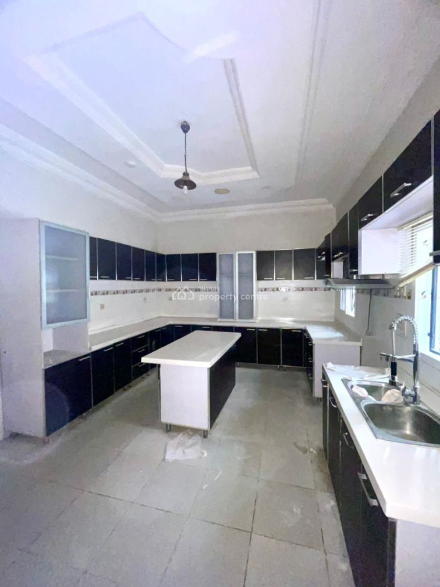 Self Serviced 5 Bedroom Detached Duplex + 2 Room Bq, Lekki Phase 1, Lekki, Lagos, Flat / Apartment for Rent