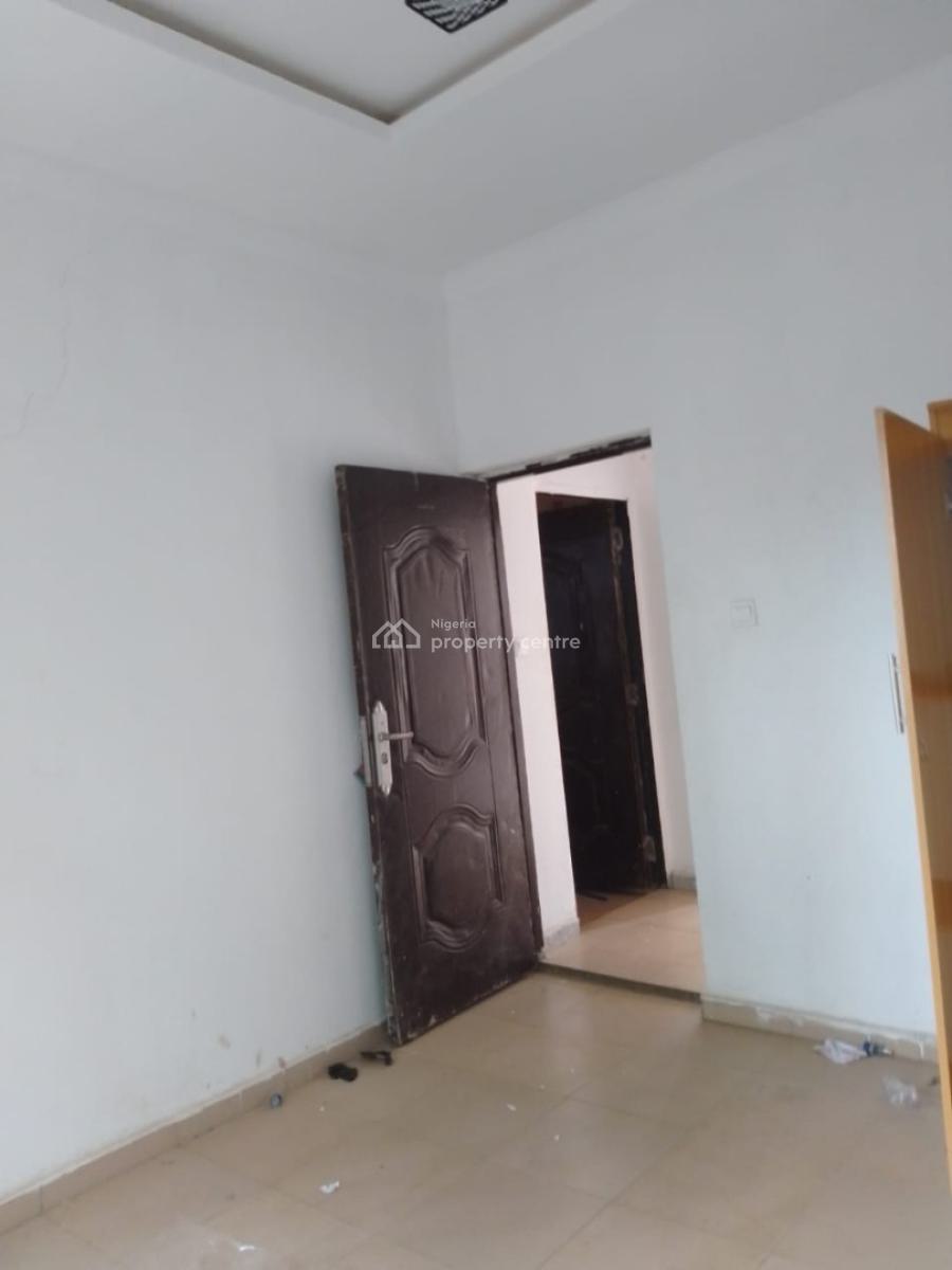 a Big Room and Parlor Self Contain, Behind Ibadan City Polytechnic, Olotu Area Iyalan Church, Ibadan, Oyo, Mini Flat (room and Parlour) for Rent