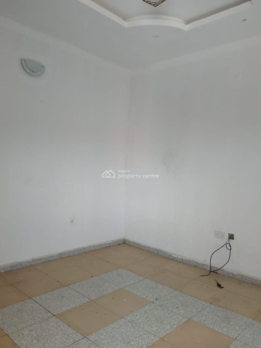 a Big Room and Parlor Self Contain, Behind Ibadan City Polytechnic, Olotu Area Iyalan Church, Ibadan, Oyo, Mini Flat (room and Parlour) for Rent