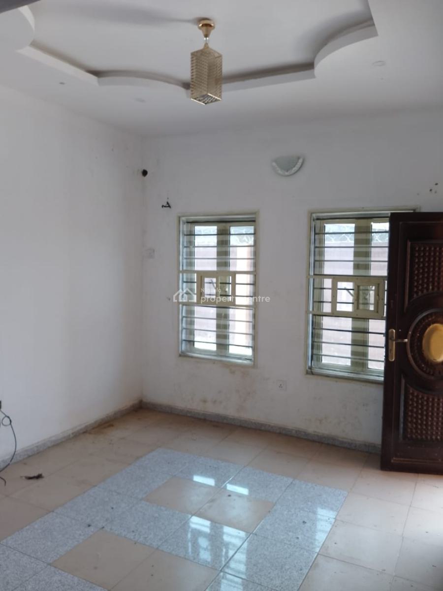 a Big Room and Parlor Self Contain, Behind Ibadan City Polytechnic, Olotu Area Iyalan Church, Ibadan, Oyo, Mini Flat (room and Parlour) for Rent