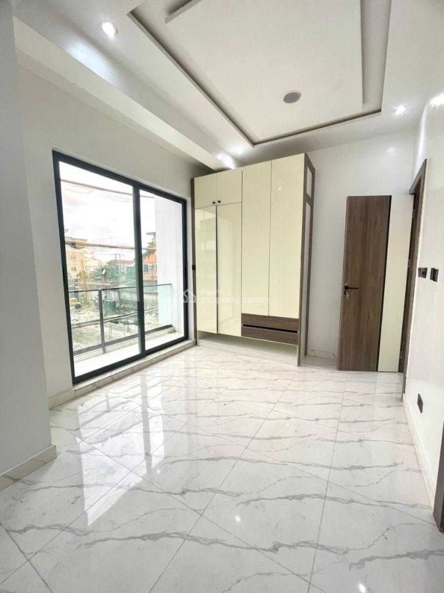 Nicely Finished 2 Bedroom Apartment, Lekki Phase 1, Lekki, Lagos, Flat / Apartment for Sale