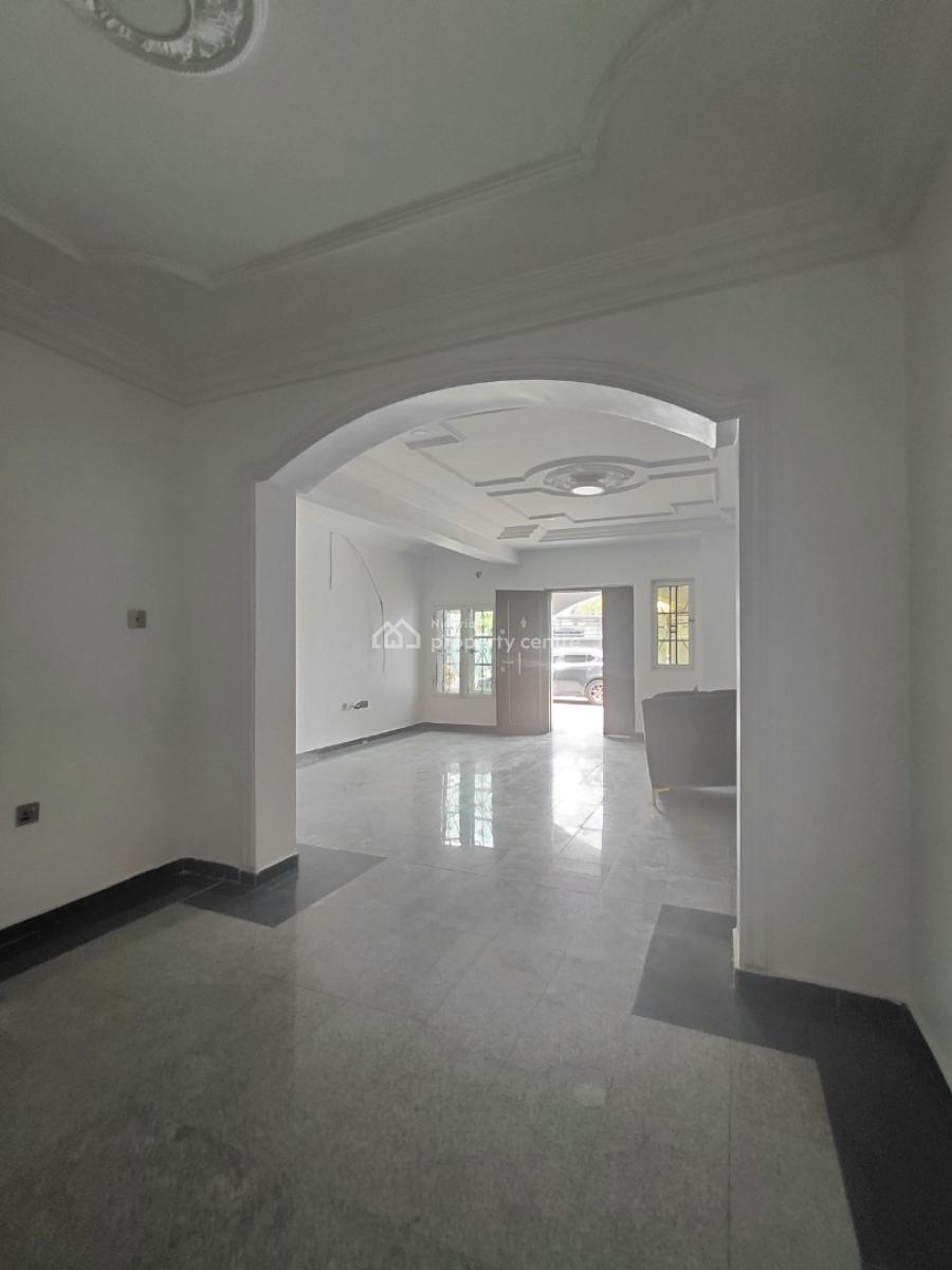 Spacious 3 Bedroom Apartment with a 1 Room Studio Bq, Lekki Phase 1, Lekki, Lagos, Flat / Apartment for Rent