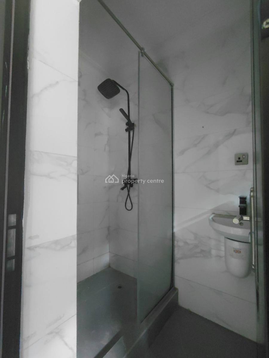 Spacious 3 Bedroom Apartment with a 1 Room Studio Bq, Lekki Phase 1, Lekki, Lagos, Flat / Apartment for Rent