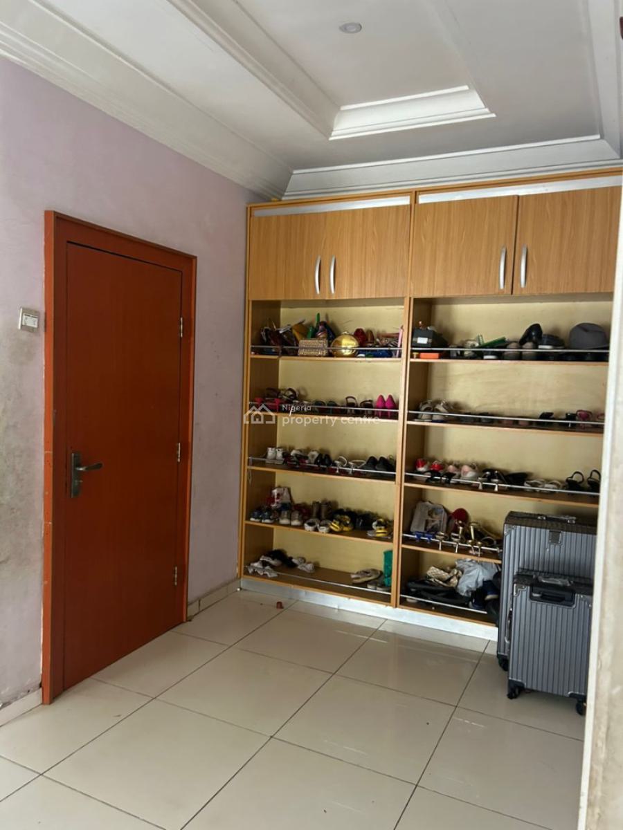 Standard One-bedroom Apartment, 2nd Avenue, Gwarinpa, Abuja, Mini Flat (room and Parlour) for Rent