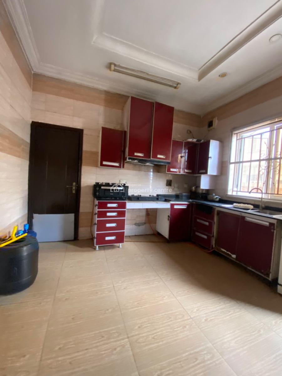 Clean Room in Duplex, Bera Estate, Chevron Drive Lekki Lagos, Lekki, Lagos, House for Rent