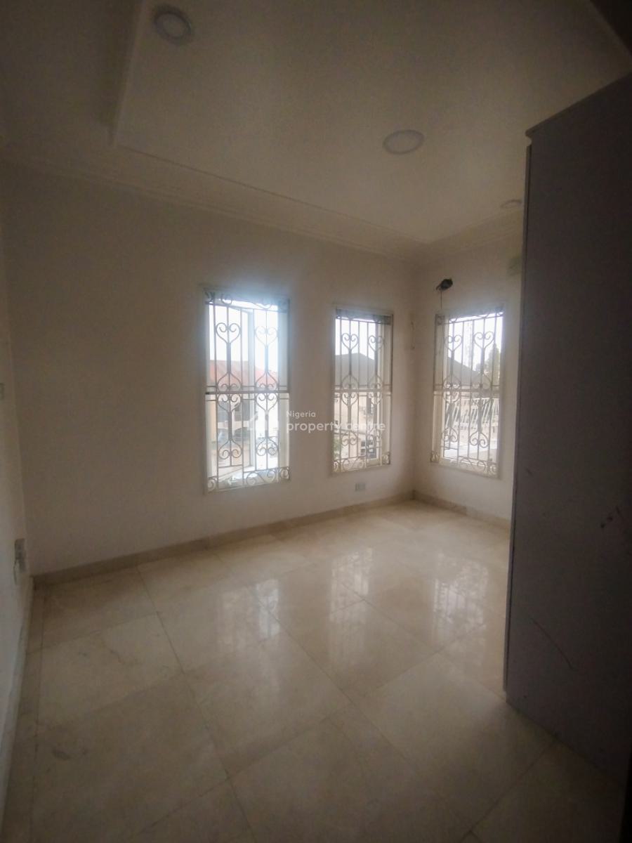 Newly Renovated, Fully Serviced 3-bedroom Penthouse with 24/7 Power, Off Admiralty Way, Lekki Phase 1, Lekki, Lagos, Flat / Apartment for Rent
