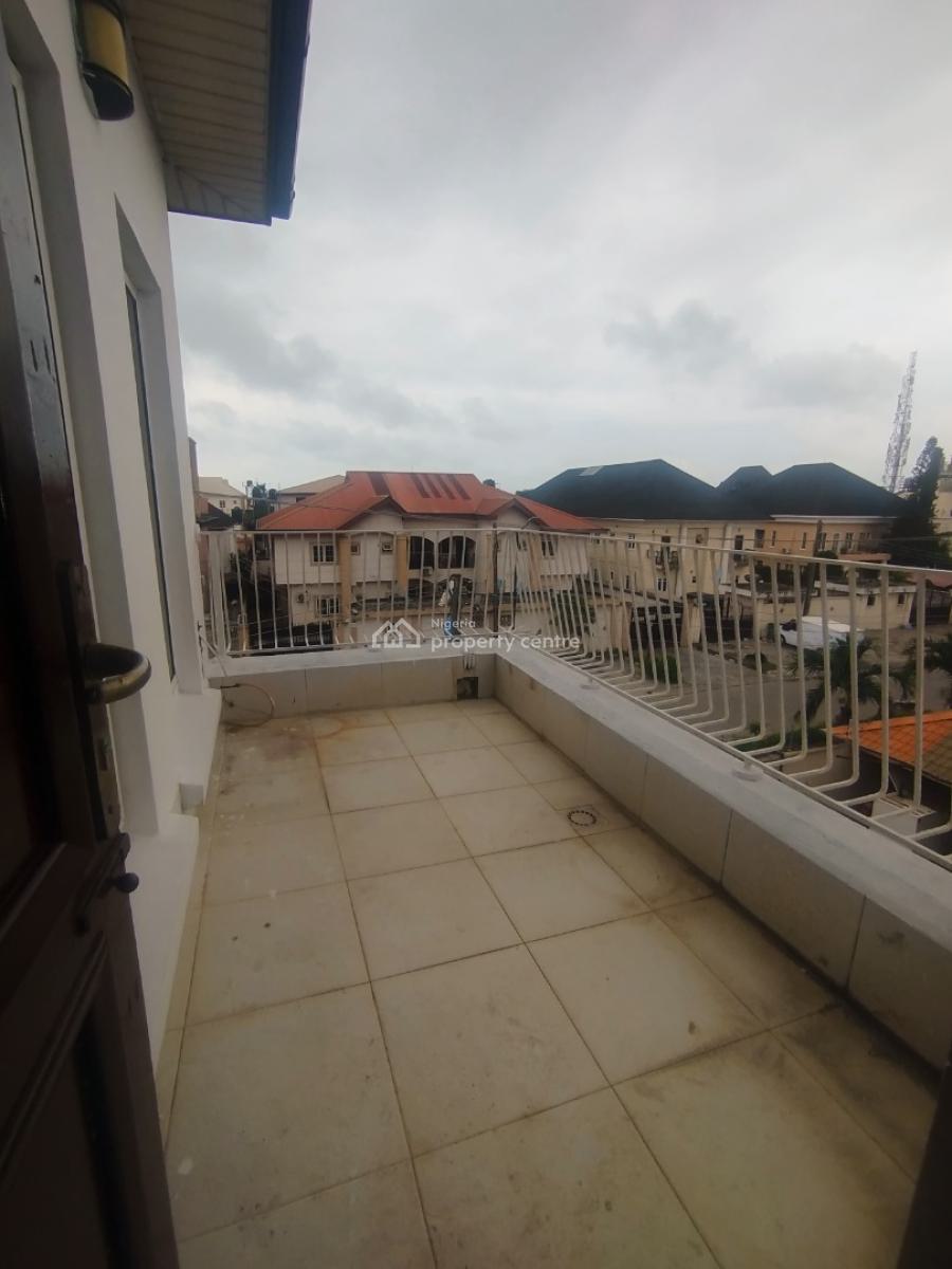 Newly Renovated, Fully Serviced 3-bedroom Penthouse with 24/7 Power, Off Admiralty Way, Lekki Phase 1, Lekki, Lagos, Flat / Apartment for Rent