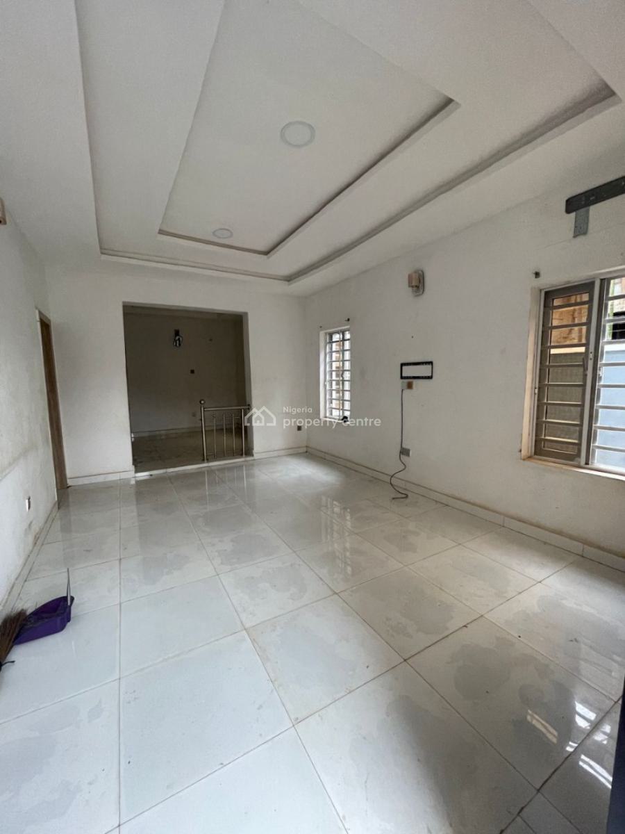 Exquisitely Built Standard 2 Bedroom Flat., Adenuga Street, Kongi, New Bodija, Ibadan, Oyo, Flat / Apartment for Rent