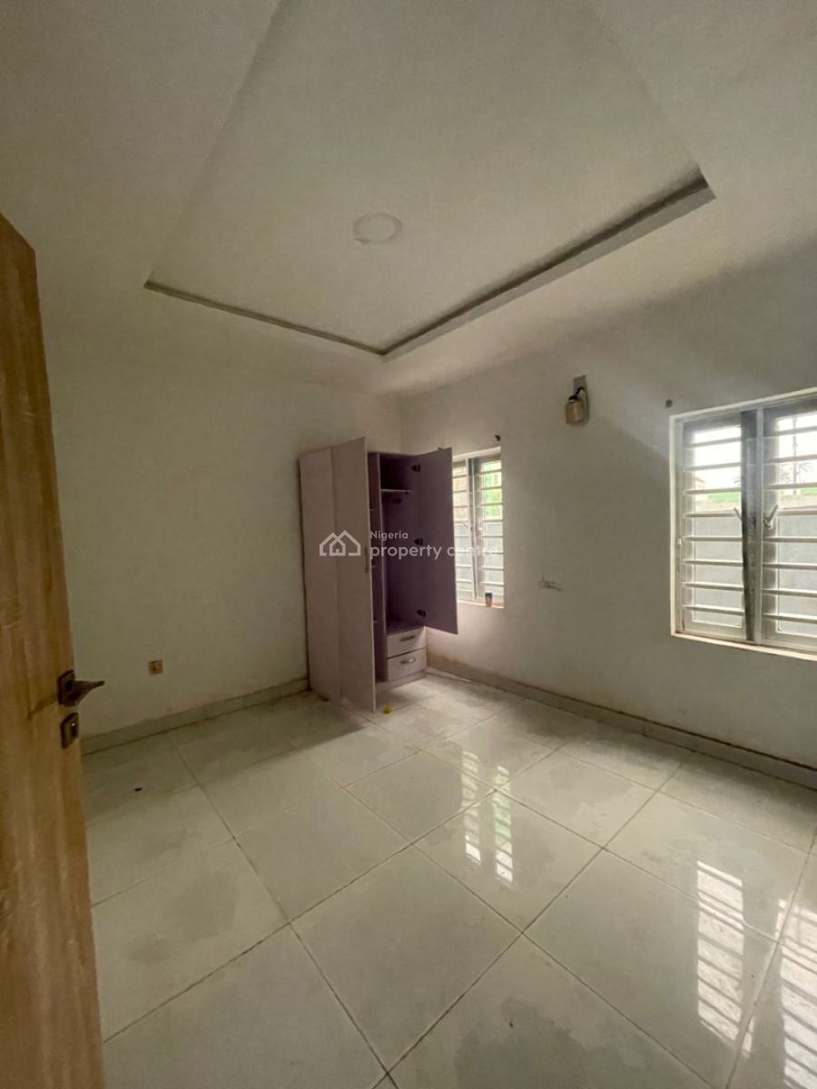 Exquisitely Built Standard 2 Bedroom Flat., Adenuga Street, Kongi, New Bodija, Ibadan, Oyo, Flat / Apartment for Rent