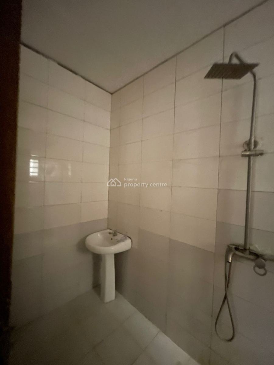 Exquisitely Built Standard 2 Bedroom Flat., Adenuga Street, Kongi, New Bodija, Ibadan, Oyo, Flat / Apartment for Rent