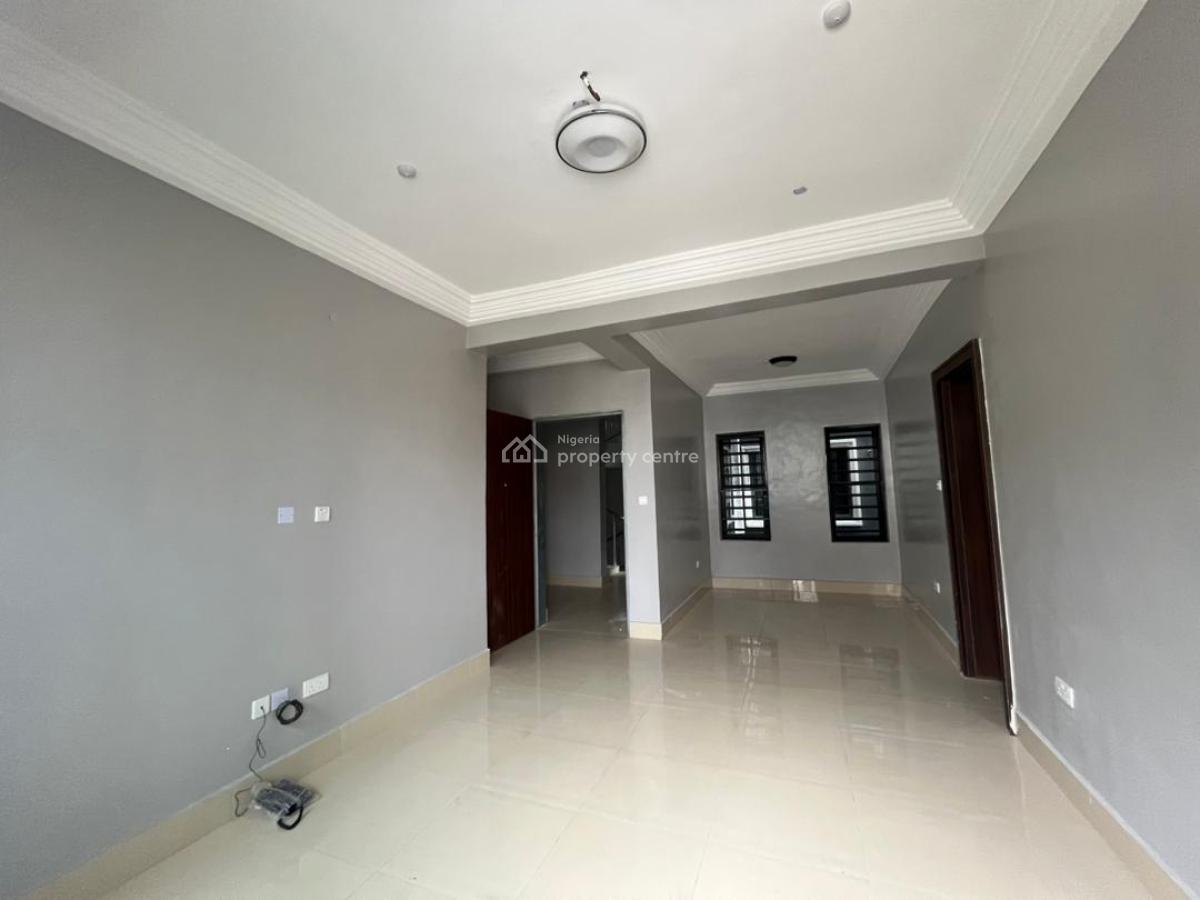 16 Units of 3bedroom Apartments, That Come with a Generator, in a Well, Oniru Estate, Oniru, Victoria Island (vi), Lagos, House for Rent