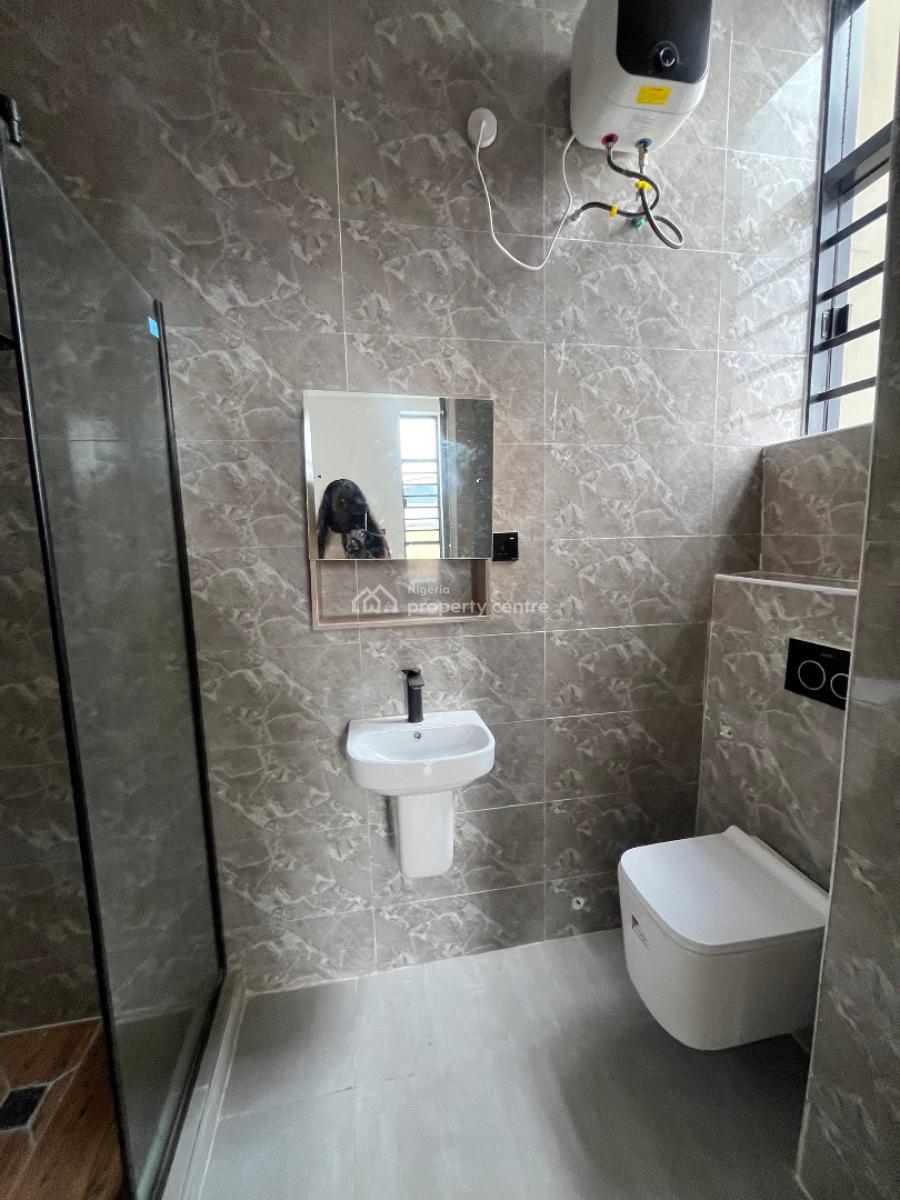 2 Bedroom Apartment, Ikota, Lekki, Lagos, Block of Flats for Sale