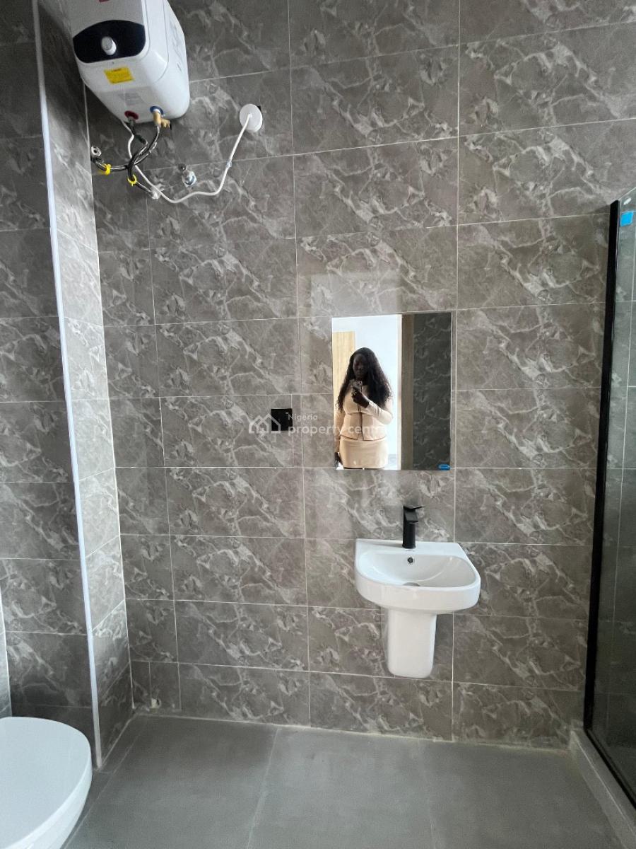 2 Bedroom Apartment, Ikota, Lekki, Lagos, Block of Flats for Sale