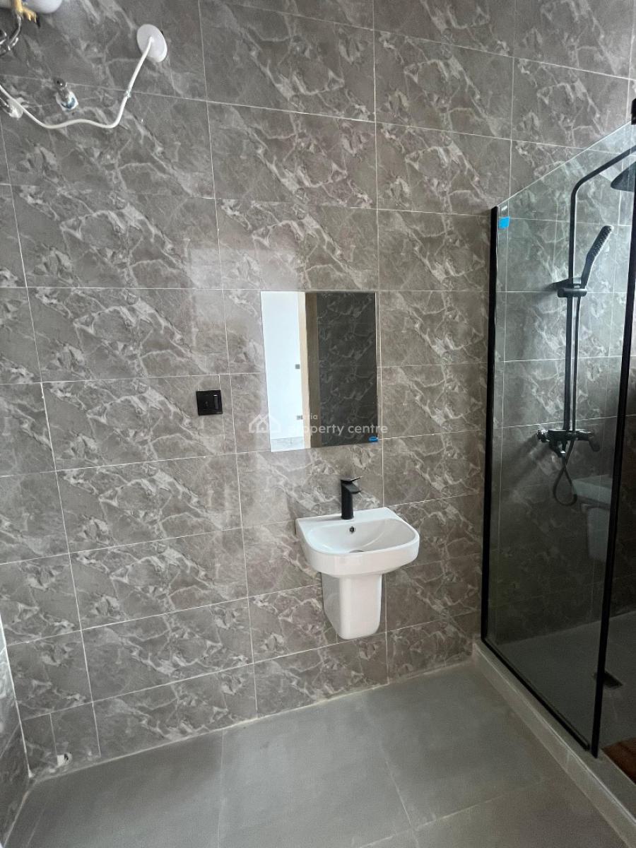 2 Bedroom Apartment, Ikota, Lekki, Lagos, Block of Flats for Sale