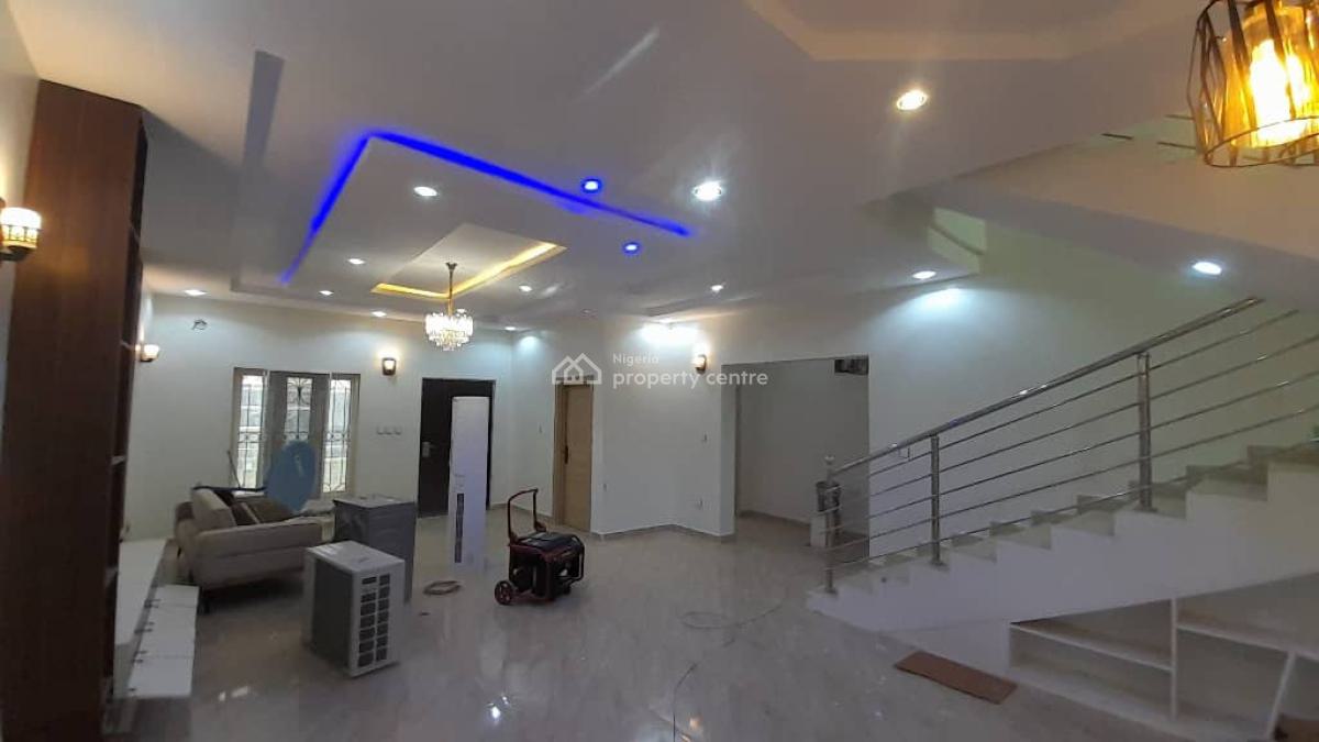 Standard 3-bedroom Penthouse, Emmanuel Mbaka Rd, Lugbe District, Abuja, House for Rent