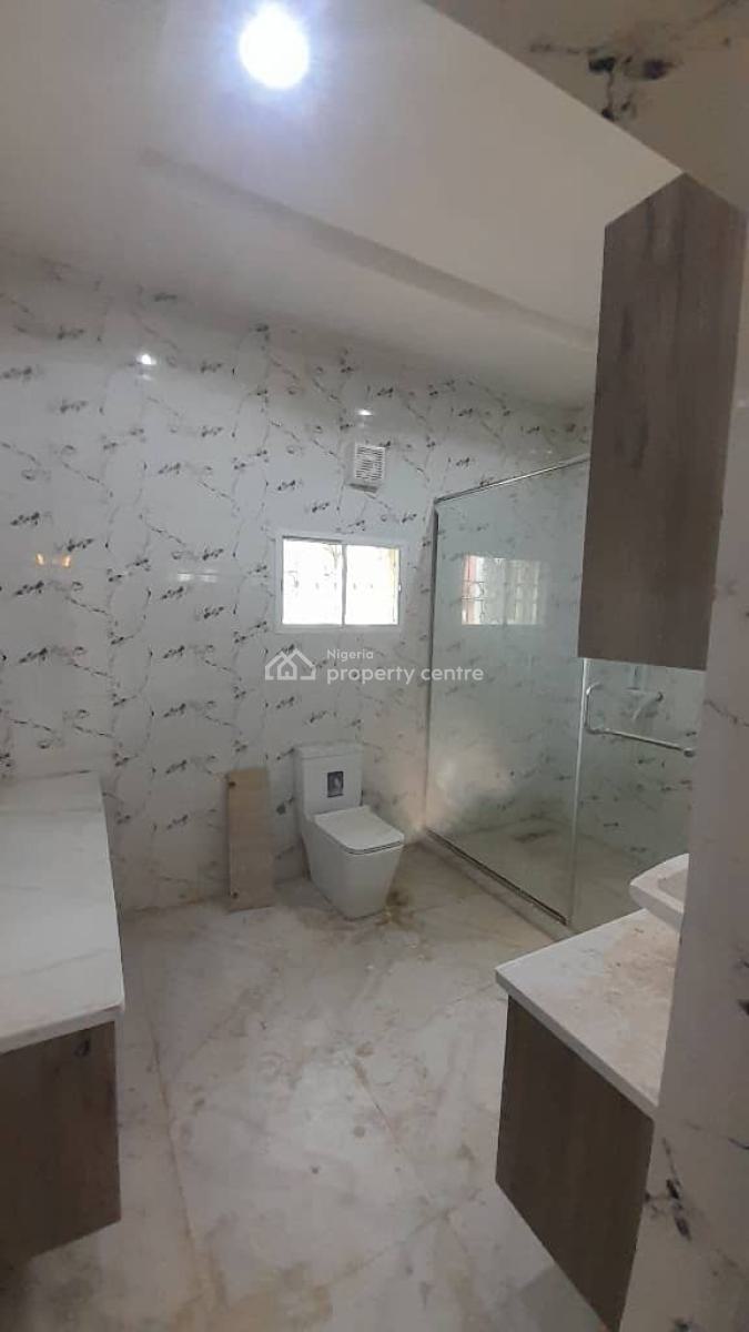Standard 3-bedroom Penthouse, Emmanuel Mbaka Rd, Lugbe District, Abuja, House for Rent