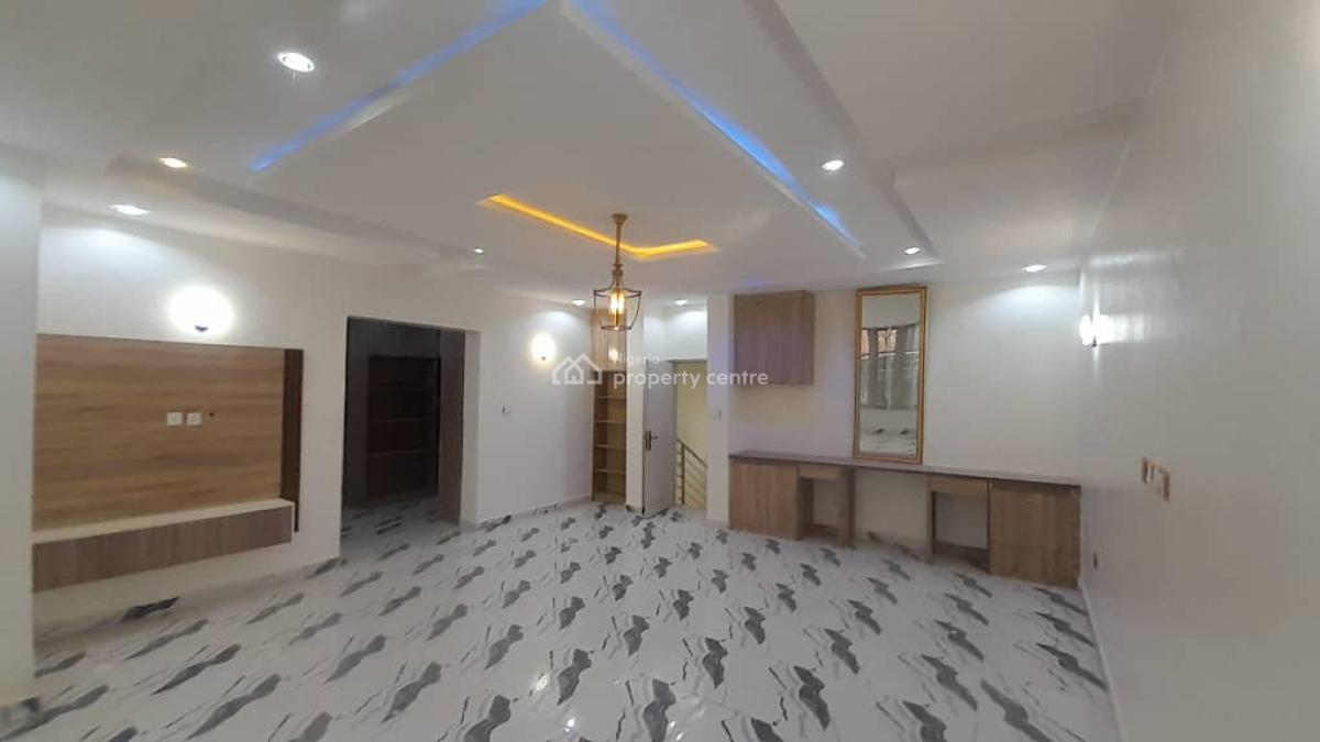Standard 3-bedroom Penthouse, Emmanuel Mbaka Rd, Lugbe District, Abuja, House for Rent
