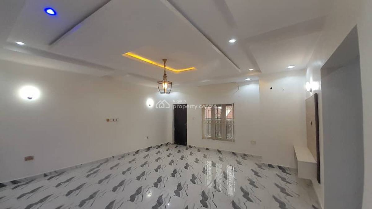 Standard 3-bedroom Penthouse, Emmanuel Mbaka Rd, Lugbe District, Abuja, House for Rent