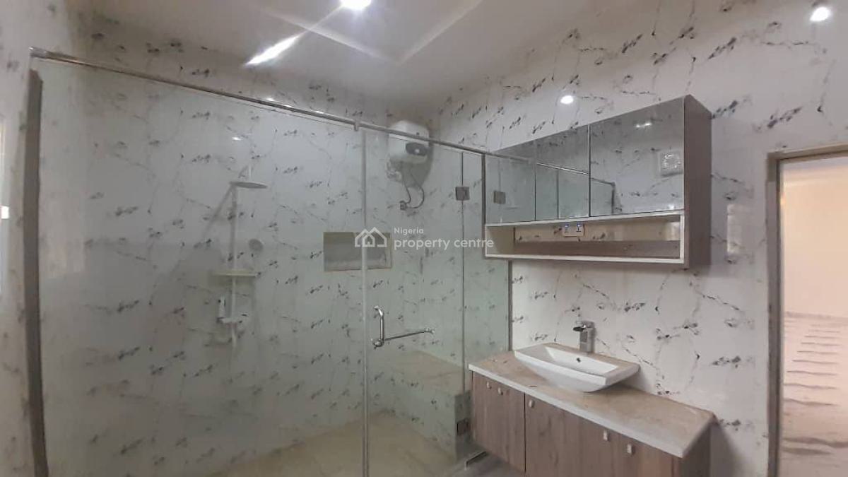 Standard 3-bedroom Penthouse, Emmanuel Mbaka Rd, Lugbe District, Abuja, House for Rent
