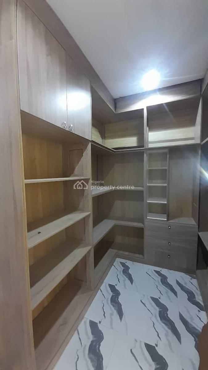 Standard 3-bedroom Penthouse, Emmanuel Mbaka Rd, Lugbe District, Abuja, House for Rent