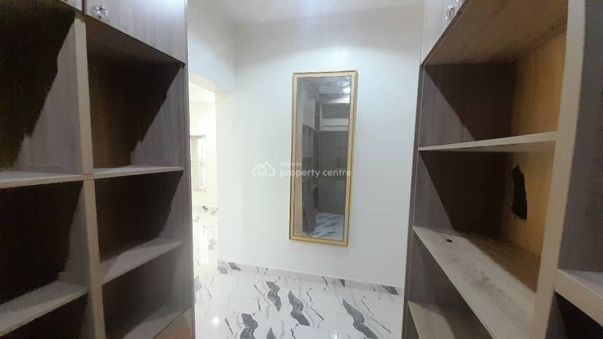 Standard 3-bedroom Penthouse, Emmanuel Mbaka Rd, Lugbe District, Abuja, House for Rent