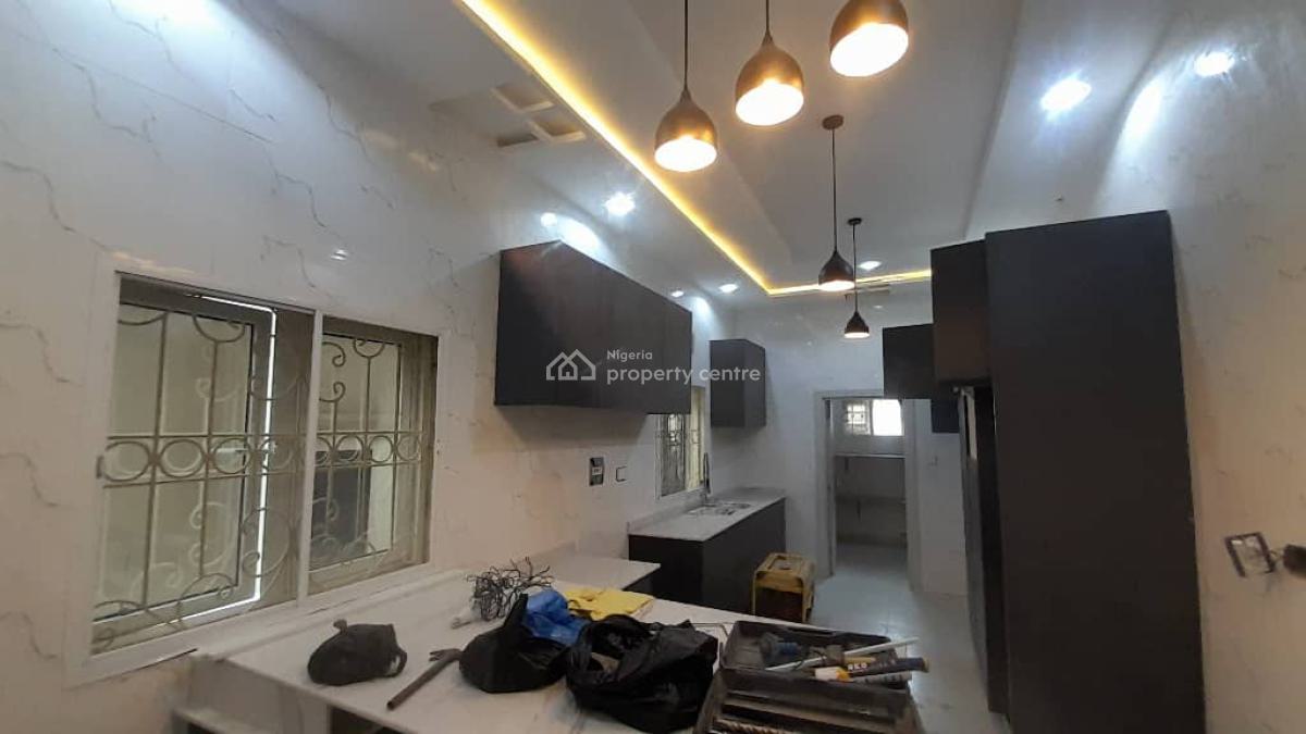 Standard 3-bedroom Penthouse, Emmanuel Mbaka Rd, Lugbe District, Abuja, House for Rent