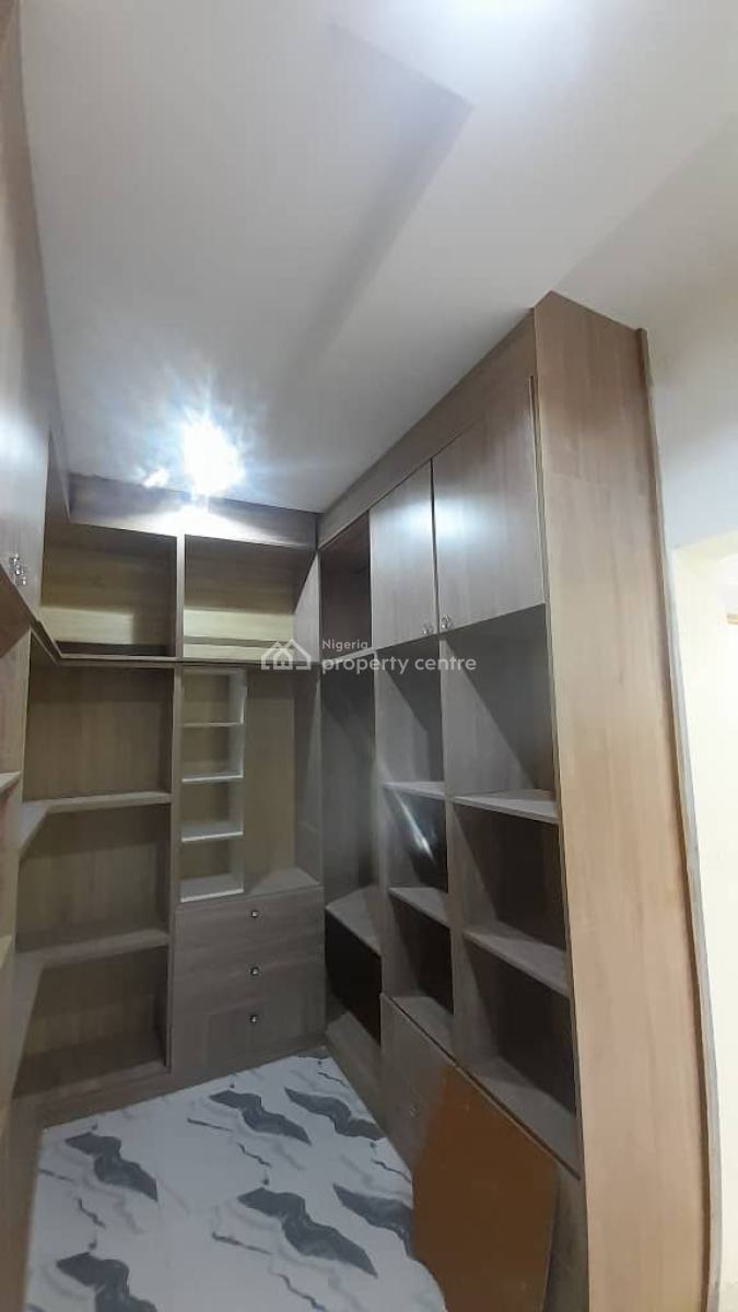 Standard 3-bedroom Penthouse, Emmanuel Mbaka Rd, Lugbe District, Abuja, House for Rent