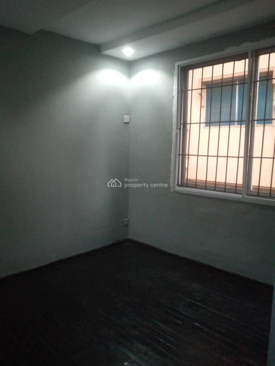 3units of 2bedroom Apartments, Oyadiran Estate, Sabo, Yaba, Lagos, Flat / Apartment for Rent