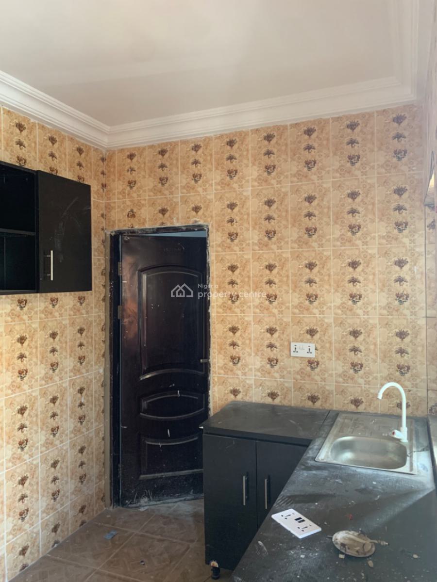Luxury Brand New 2 Bedroom Flat Downstairs, Mobil Road Ilaje, Ajah, Lagos, Flat / Apartment for Rent