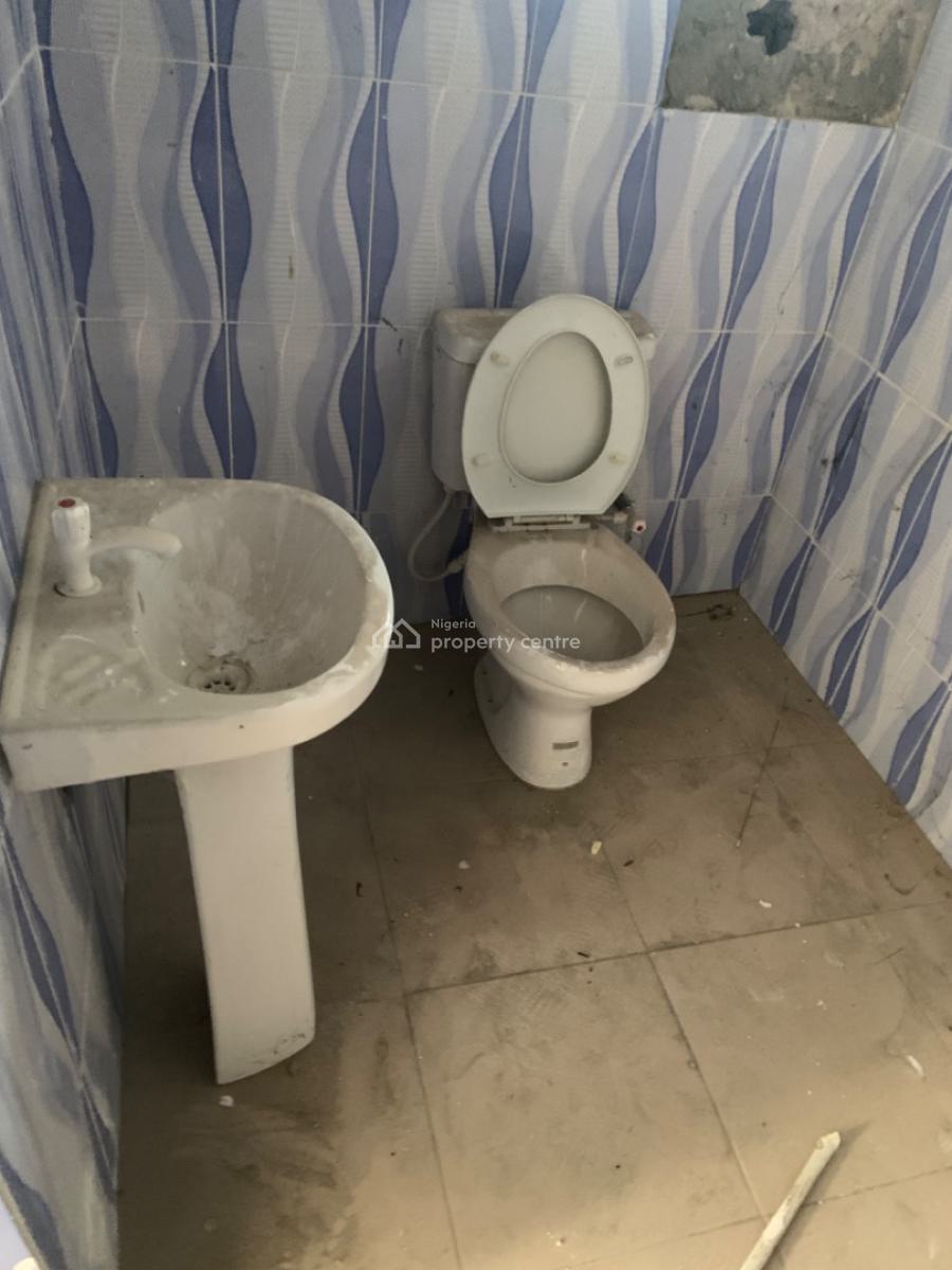 Luxury Brand New 2 Bedroom Flat Downstairs, Mobil Road Ilaje, Ajah, Lagos, Flat / Apartment for Rent