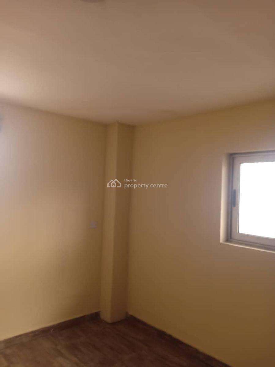 a Unit of 3 Bedroom Flat, Alagomeji, Yaba, Lagos, Flat / Apartment for Rent