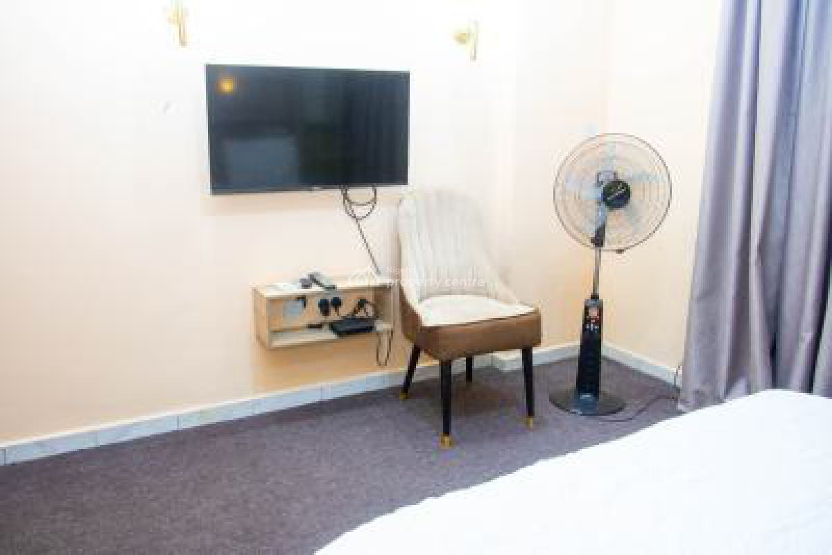 1 Bedrooms, 3 Sorotona Close, Off Adetokunbo Ademola Crescent, Wuse 2, Abuja, Flat / Apartment Short Let