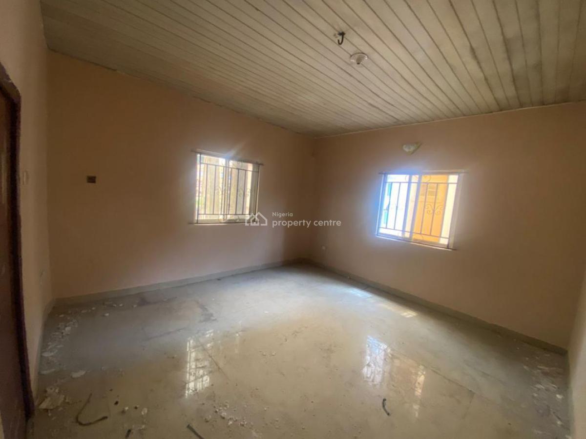 12 Rooms Detached House + Warehouse, Agboyi Road, Ori-oke, Ogudu, Lagos, Detached Duplex for Rent