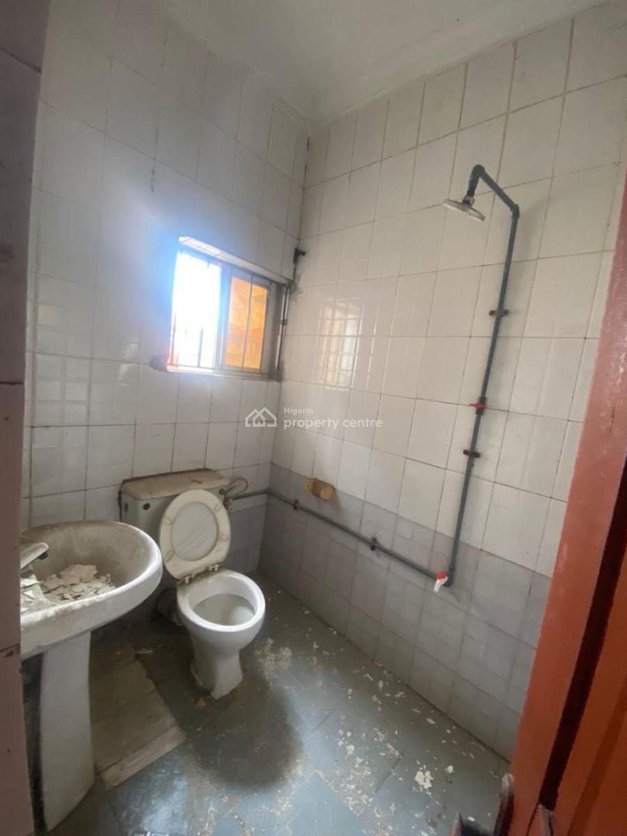 12 Rooms Detached House + Warehouse, Agboyi Road, Ori-oke, Ogudu, Lagos, Detached Duplex for Rent