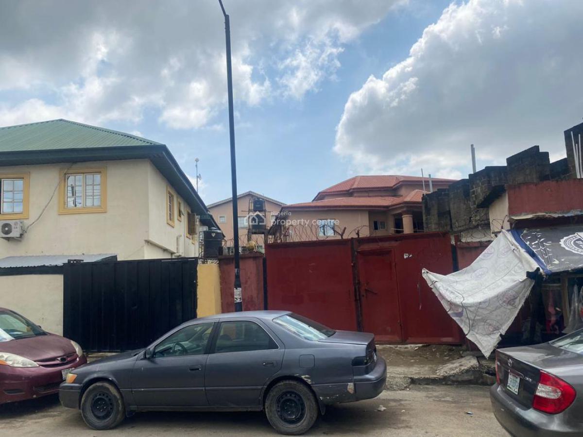 12 Rooms Detached House + Warehouse, Agboyi Road, Ori-oke, Ogudu, Lagos, Detached Duplex for Rent