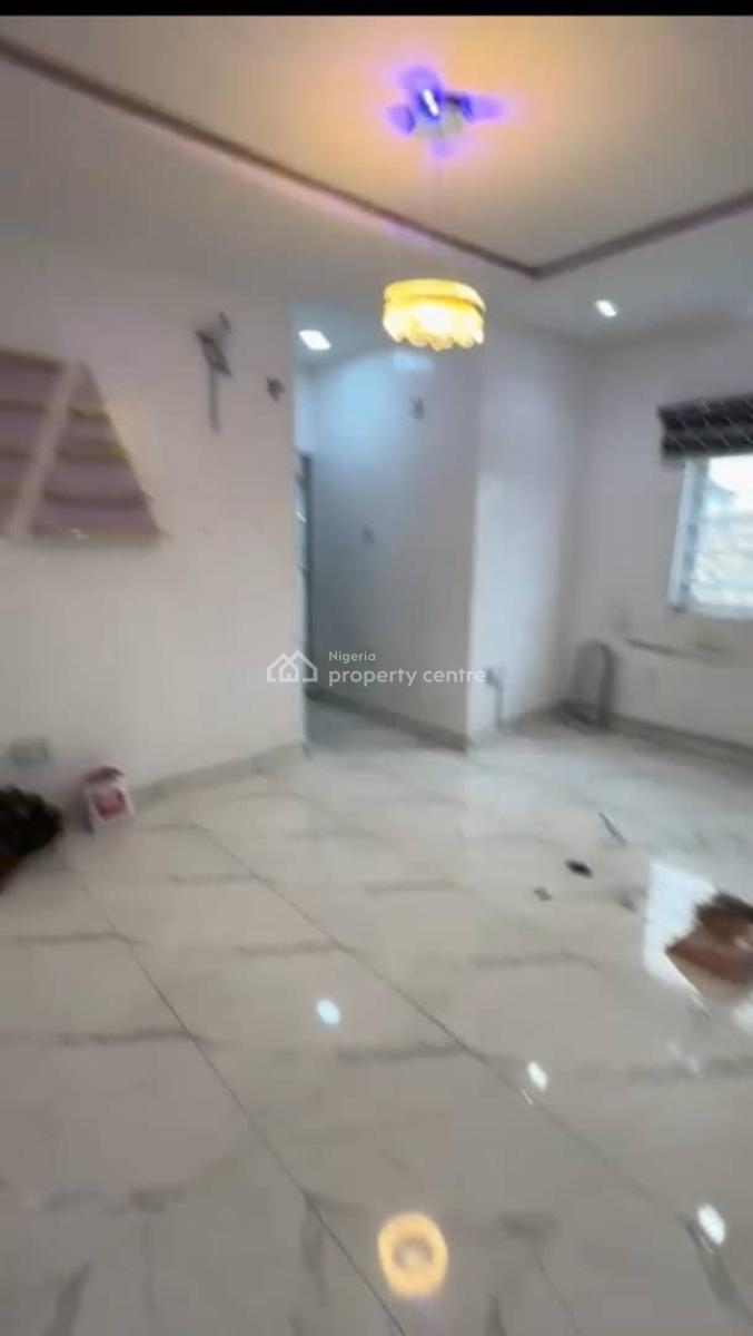 Lovely 2bedroom Flat, Off Pedro Road, Shomolu, Lagos, Flat / Apartment for Rent