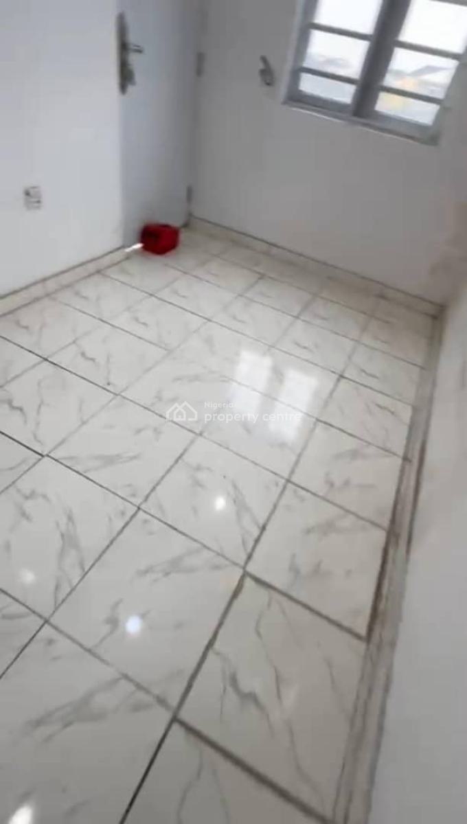 Lovely 2bedroom Flat, Off Pedro Road, Shomolu, Lagos, Flat / Apartment for Rent