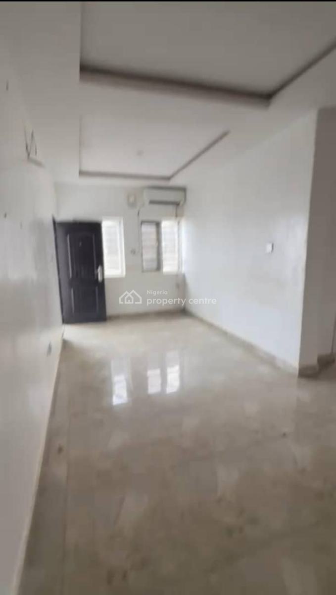 Lovely 2 Bedroom Flat, Omilani Street, Ijesha, Surulere, Lagos, Flat / Apartment for Rent