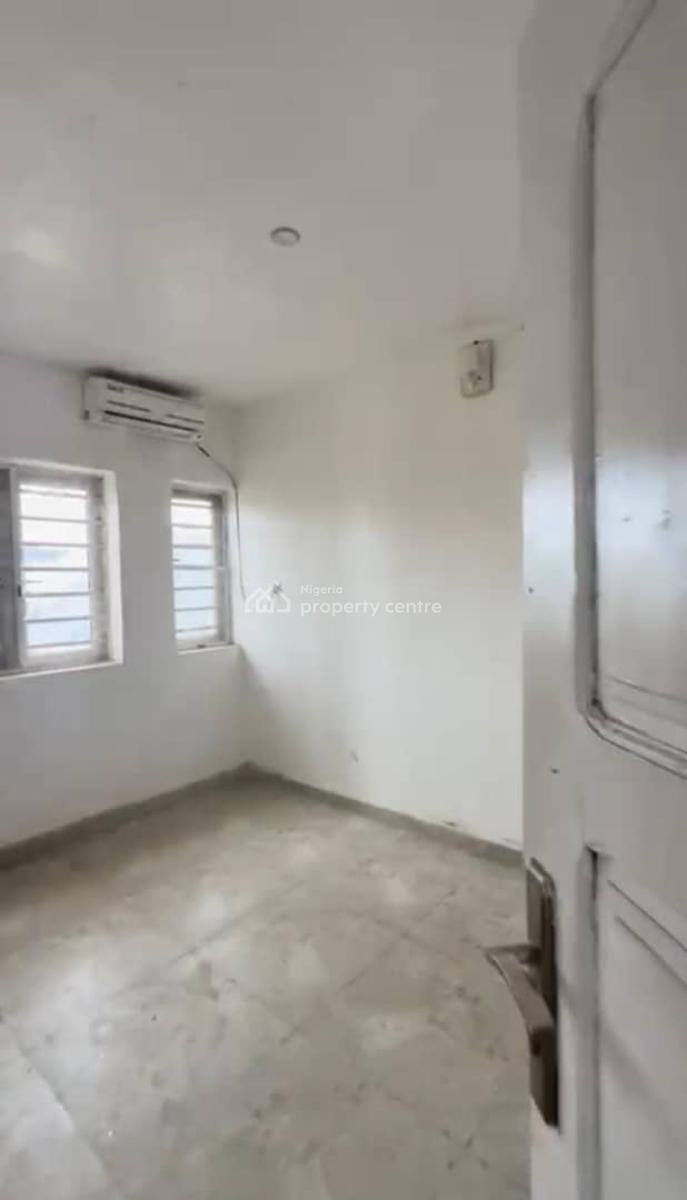 Lovely 2 Bedroom Flat, Omilani Street, Ijesha, Surulere, Lagos, Flat / Apartment for Rent